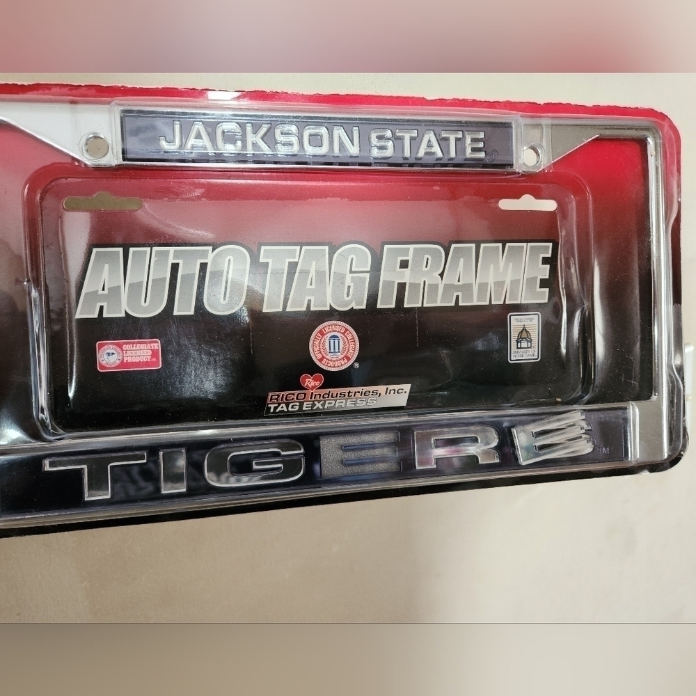 License plate frame